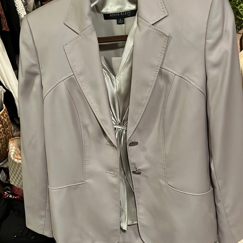New never worn stunning 3 piece AnneKlein skirt suit